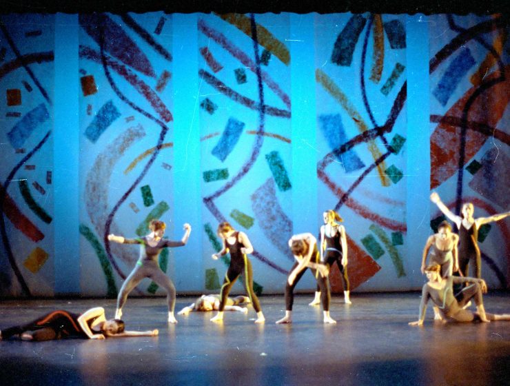 Photo No. 3 of the dance Jabberwocky.