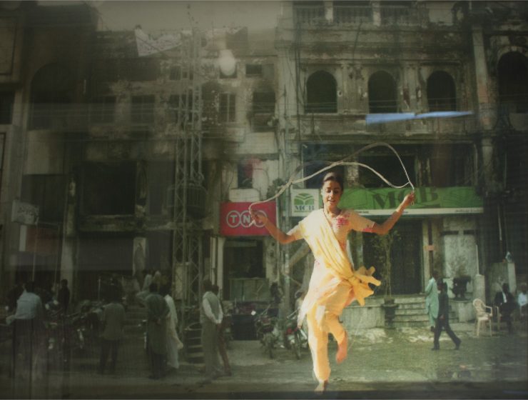Farida Batool, Nai Reesan Shehr Lahore Diyan (2006). Lenticular Print, 81 x 162 cm. Naazish Ata-Ullah Collection. Courtesy of the Artist.