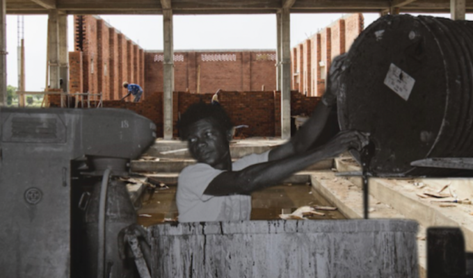 Ibrahim Mahama, On a spaceship, 2019-2022. Giclee Fine Art Print on Hahnemühle Fine Art Paper – Photo Rag Smooth. 40 x 50 cm. Edition of 30 © the artist. Courtesy White Cube