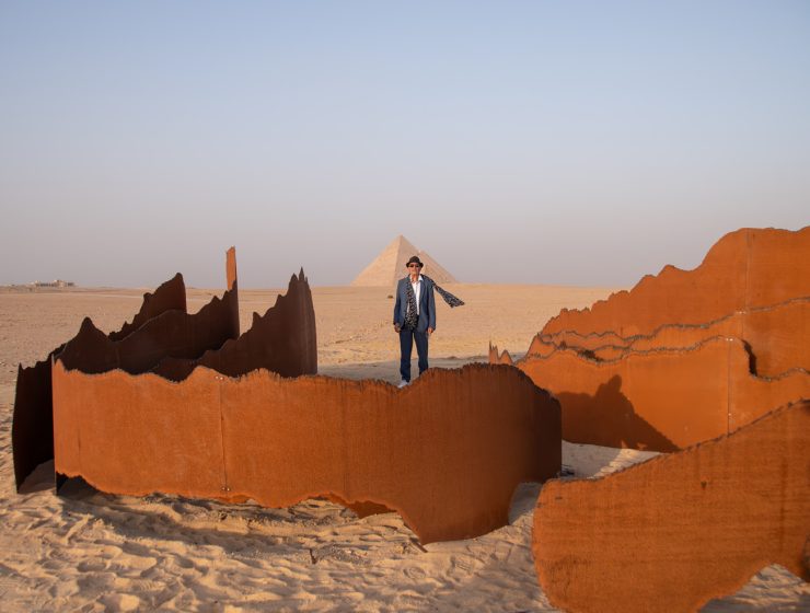 Jean Boghossian at the scluptre Desert Waves for Art D'Egypte © Lisa De Boeck