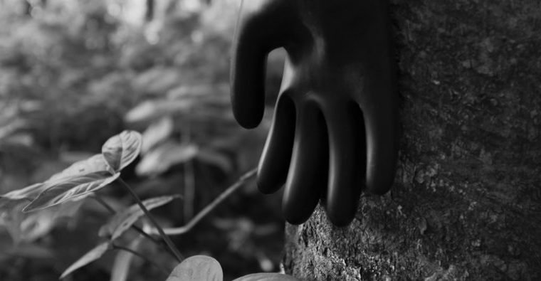 Adrian Balseca, The Skin of Labour, 2016. Digital print of Ilford paper, 27 × 36 cm. Editions 3-5 of 5 + 1 AP