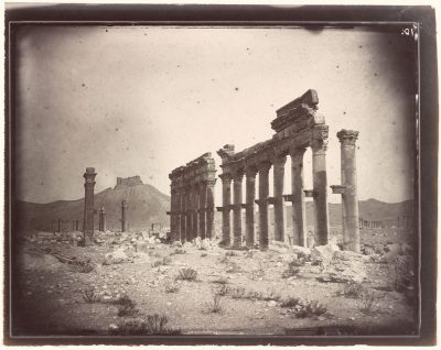 Western section of Colonnade Street, Louis Vignes, 1864. Albumen print. 8.8 x 11.4 in. (22.5 x 29 cm). Getty Research Institute, 2015.R.15